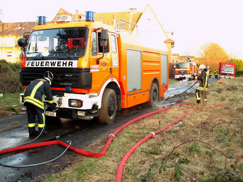 Feuer Koeln Ostheim Hardtgenbuscher Kirchweg P380.JPG
